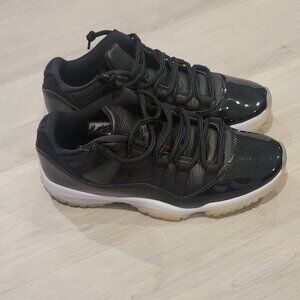 Jordan 11 Retro Low 72-10  (NO BOX)